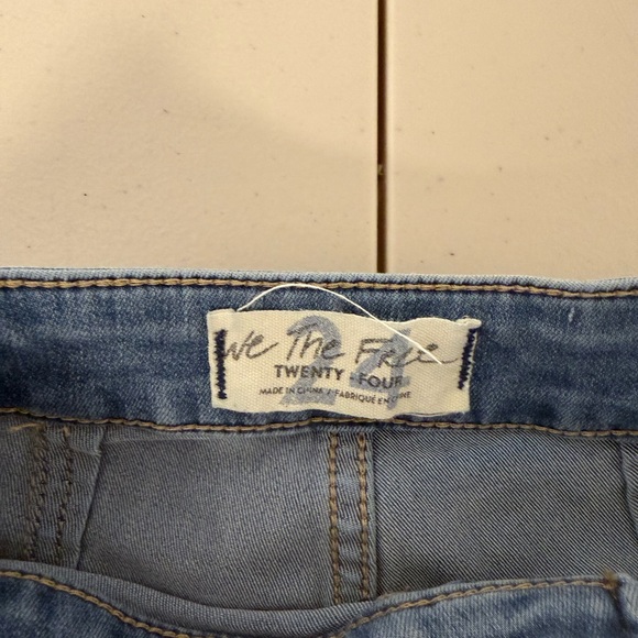 We The Free by Free People Float On Flare Jeans Women’s 24 Blue Raw Hem - Picture 2 of 13